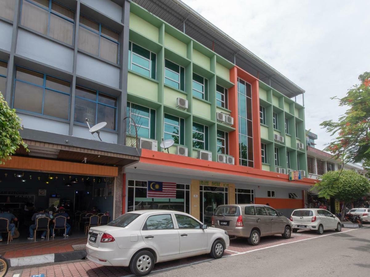 Oyo 89344 Labuan Avenue Hotel Exterior foto